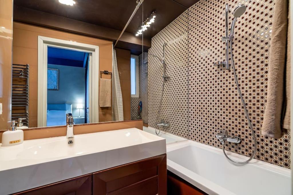 Modern - Central Apartment Бухарест Экстерьер фото